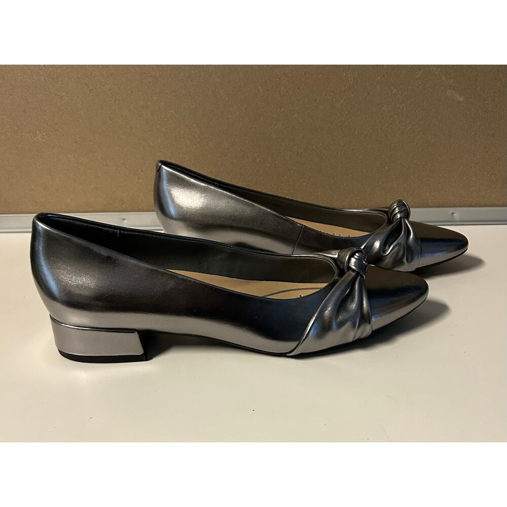 Easy Spirit Women's Cristen Silver Pump Heel Size‎ 8 New without Box